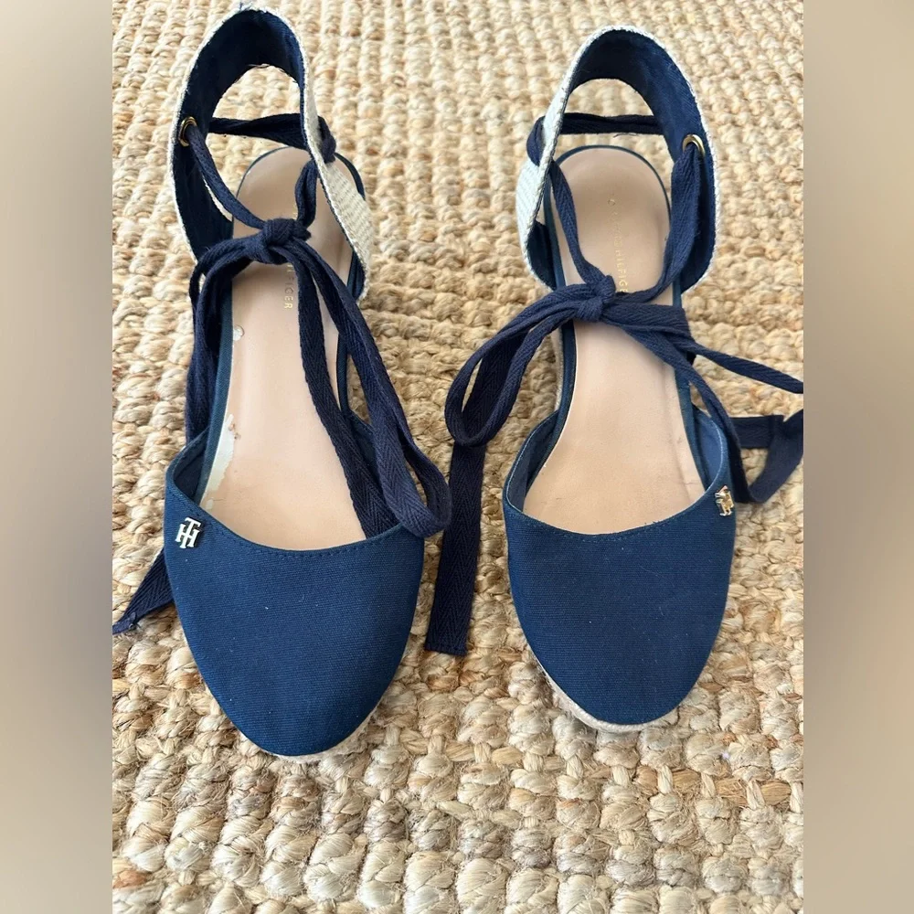 Tommy Hilfiger Navy Espadrille tie up Wedge Sandals size 8.5